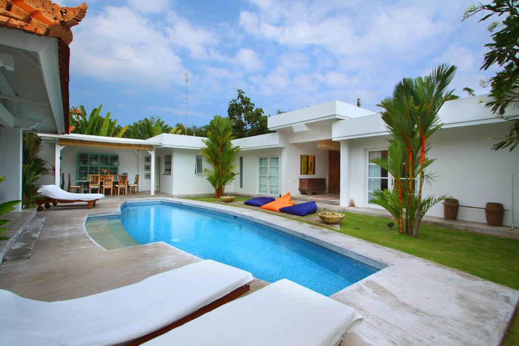 Villa Mutiara Putih By Optimum Bali Villas Seminyak  Bilik gambar